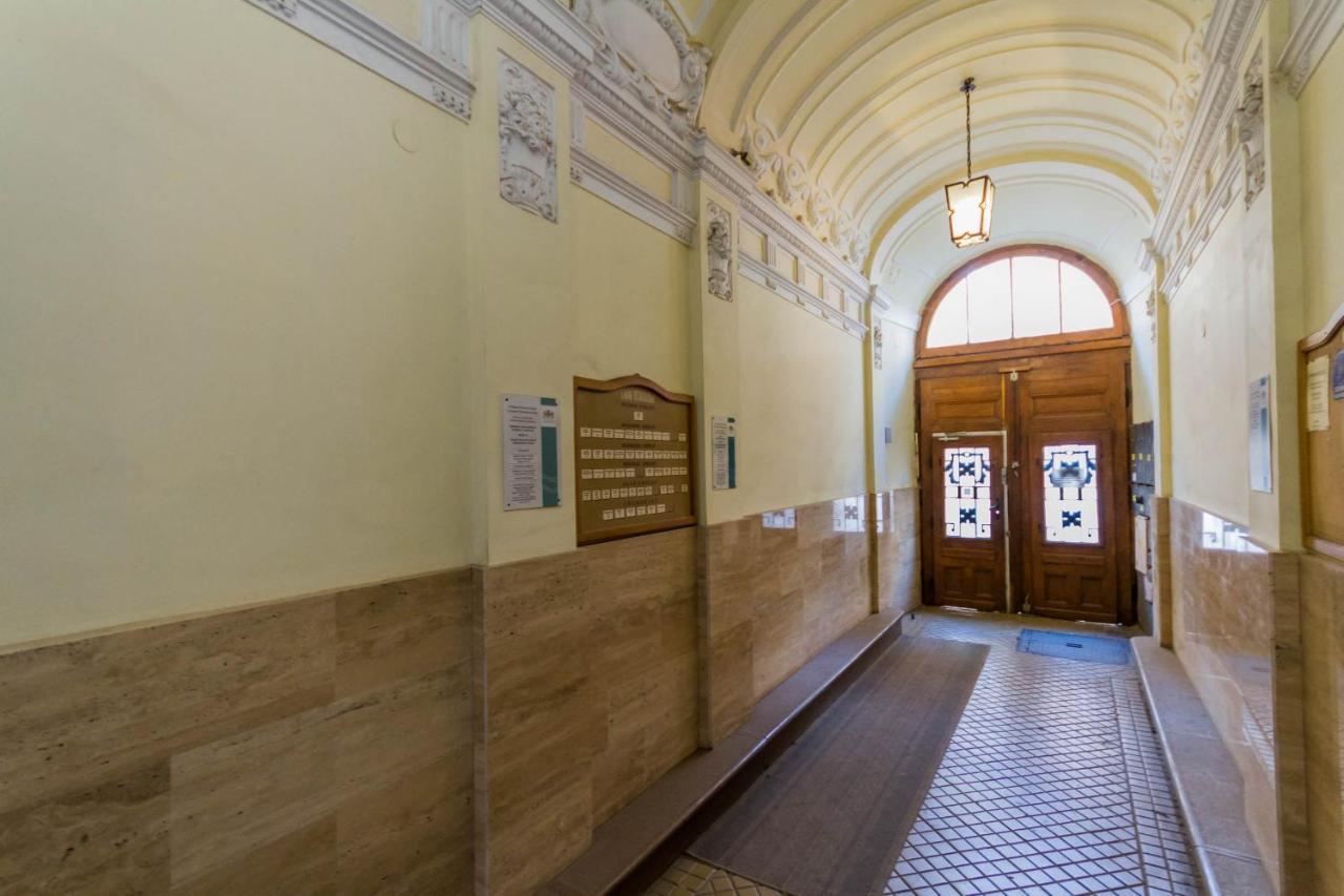 Apartment M13 Rustic Stylish With King Bed & Friendly Host Budapest