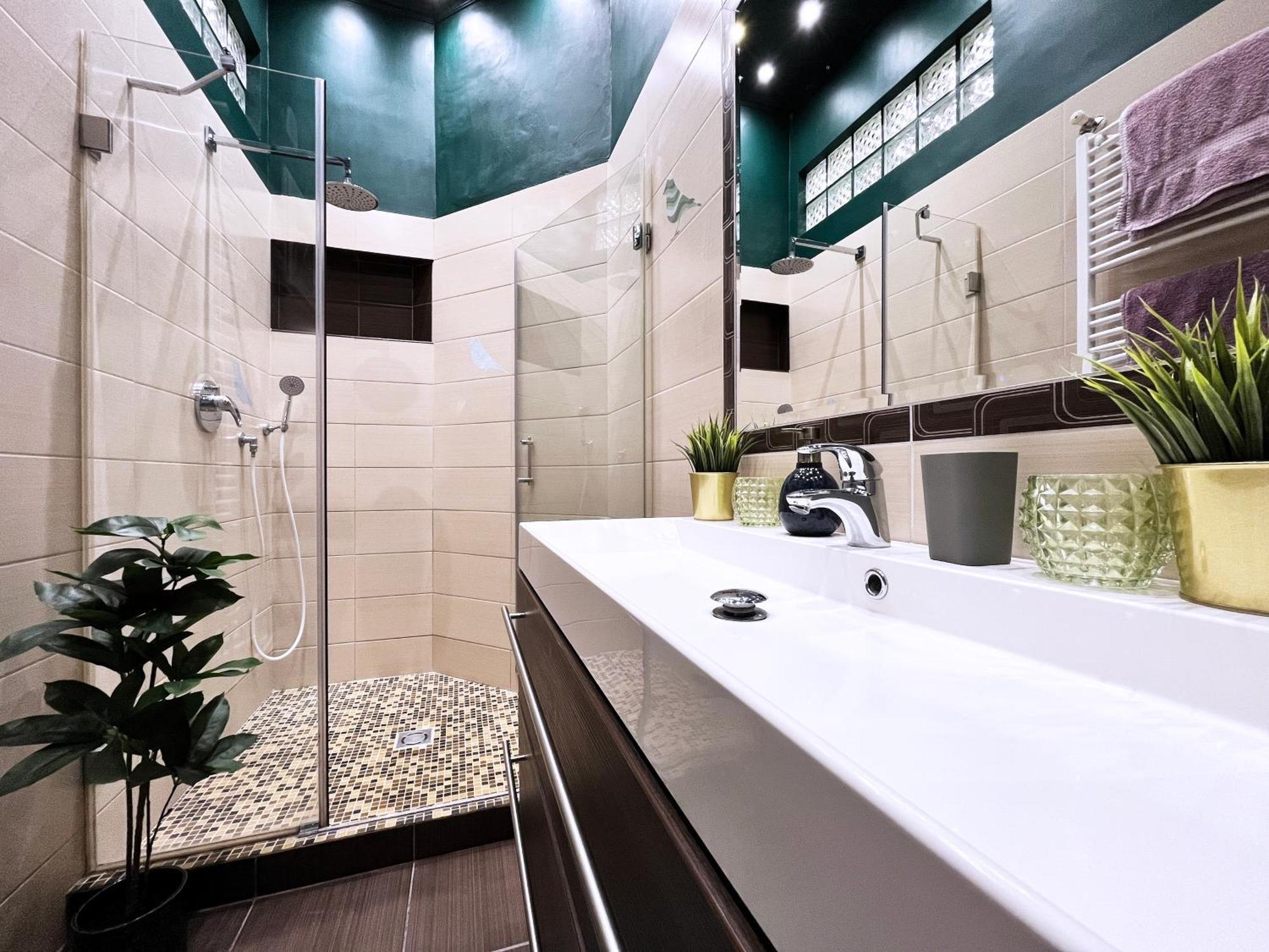 M13 Rustic Stylish With King Bed & Friendly Host Apartment