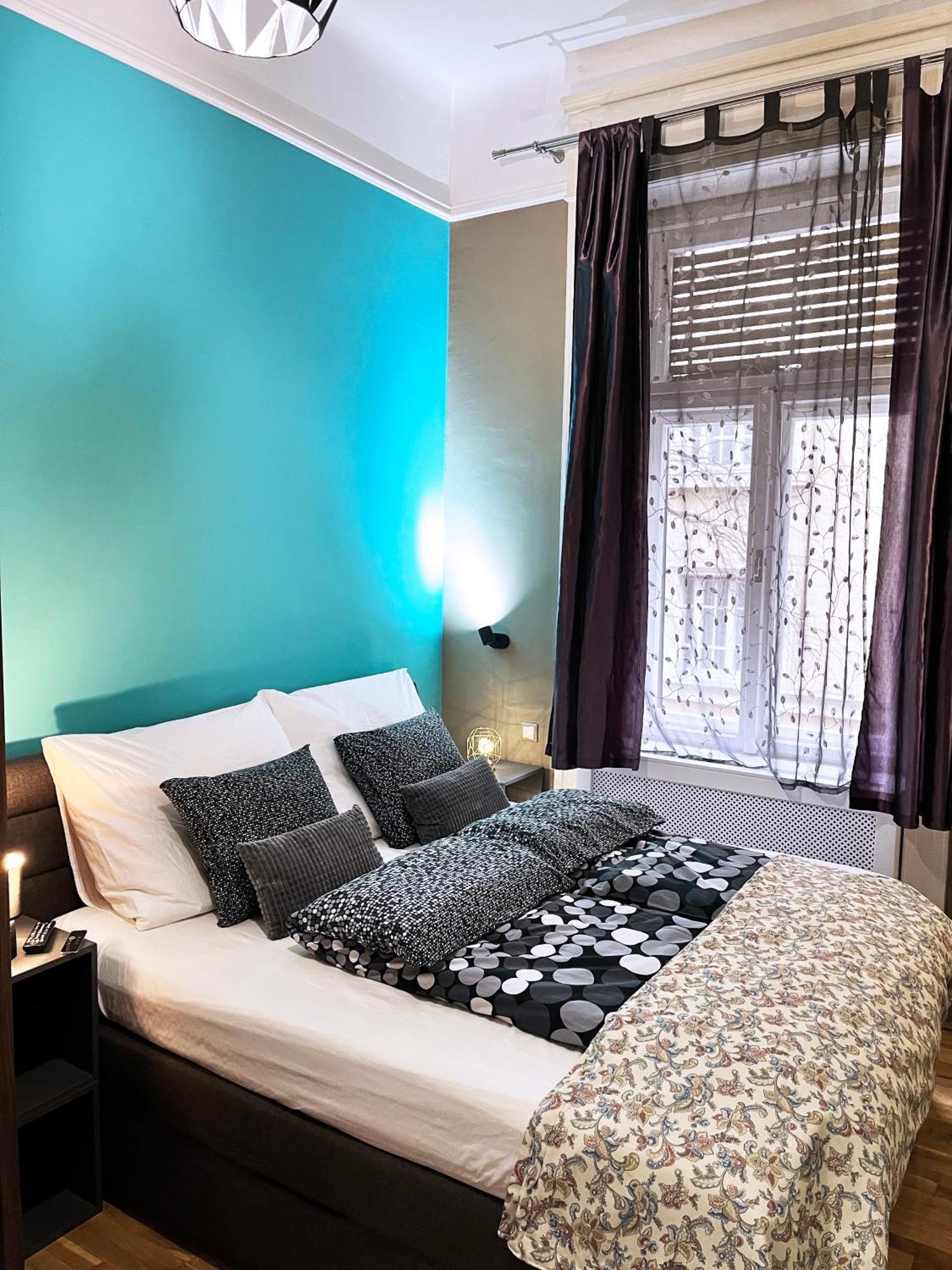 M13 Rustic Stylish With King Bed & Friendly Host Apartment *